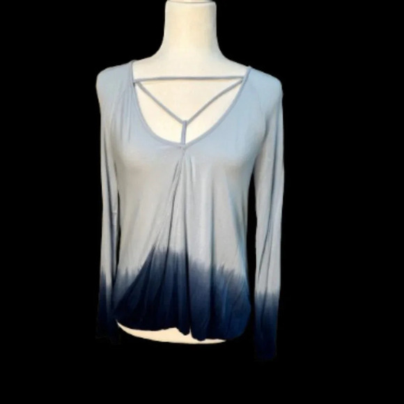 AMERICAN EAGLE Soft & Sexy Ombre Balloon Sleeve T Top with Neck Detail - size XS - Picture 3 of 7